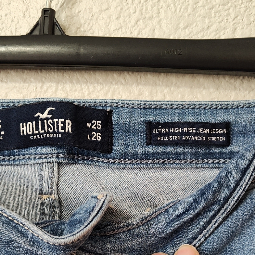 *Hollister Ultra High-Rise Jean Leggings Stretch Blue Denim Skinny Jeans Size 25 - Picture 2 of 6